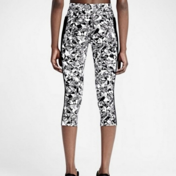 Nike Dri Fit  Legend. Jewels Tight Training Capri - Picture 4 of 15